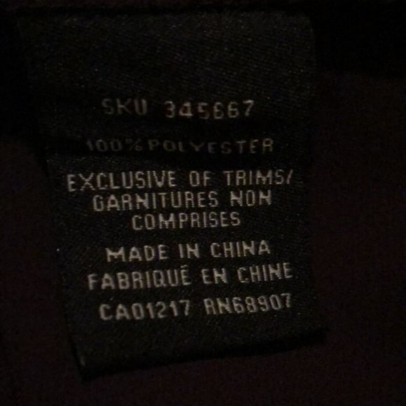 LE CHÂTEAU V Neck Pull On Blouse with Button Closure and Mesh Arm Detail - Picture 7 of 8